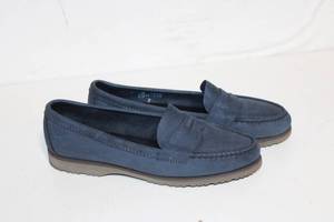 lot 230 image: Pair of Sebago Navy Blue Slip-On Loafers Size 8M