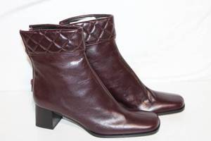 lot 243 image: Italian Leather Ankle Boots with Quilted Cuff, Size 8.5 M