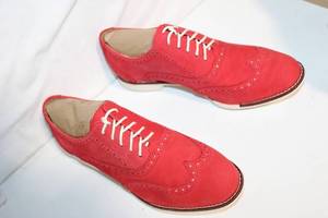 lot 268 image: 8.5 B Red Suede Cole Haan Oxford Shoes