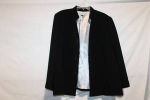 lot 309 image: Tahari Arthur S. Levine Womens Black Blazer Size 22W