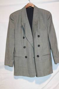lot 322 image: Vintage Double Breasted Plaid Blazer Made in USA