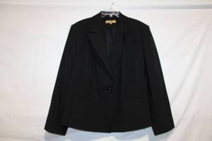lot 323 image: Alex Marie Womens Black Blazer Size 18W