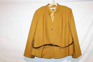 lot 336 image: Tahari Arthur S. Levine Womens Blazer, Size 22W