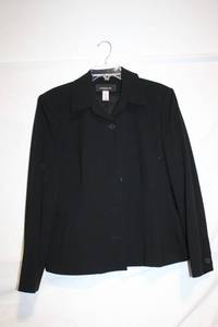 lot 344 image: Jones New York Platinum Black Blazer Size 16