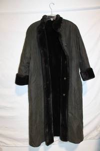 lot 355 image: Vintage Green Coat with Dark Fur Trim