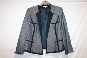 lot 364 image: Kasper Womens Blazer Size 20W Made in Philippines
