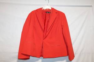 lot 370 image: Jones New York Collection Womans Red Blazer, Size 20W