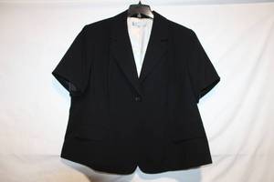 lot 371 image: Kasper Womens Black Blazer Jacket Size 20W
