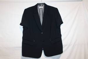 lot 372 image: Tahari Arthur S. Levine Womens Pinstripe Blazer Size 20W