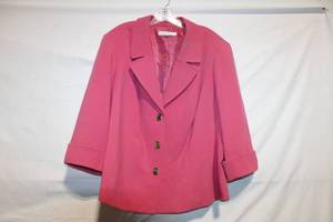 lot 374 image: Tahari Arthur S. Levine Womens Pink Blazer Size 22W