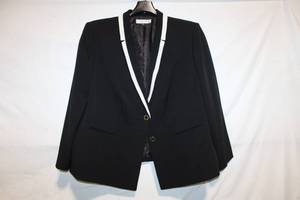 lot 396 image: Tahari Arthur S. Levine Womens Blazer Jacket Size 22W Black with White Trim