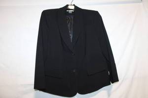 lot 434 image: Mens Black Blazer with Notch Lapel - Size 42R