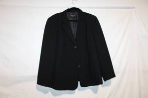 lot 454 image: Jones New York Collection Platinum Womens Blazer Size 20W
