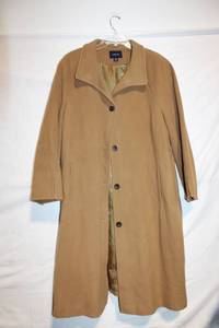 lot 467 image: Lands End Womens 24W Tan Wool Coat