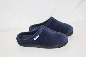 lot 485 image: Tempur-Pedic Mens Slippers Size Medium in Navy Blue