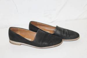 lot 488 image: Pair of Black Loafers, Size 8 by Nickel