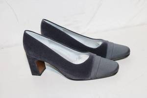 lot 489 image: Nina Womens Suede Heels Size 8 12 M in Black and Gray