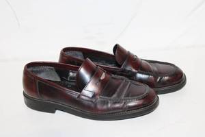lot 490 image: G.H. Bass & Co. Burgundy Brush Dynasty Loafers Size 8M