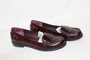 lot 495 image: Pair of Womens Bordux Faux Crocodile Loafers Size 8 12 M