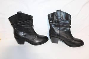 lot 104 image: Black Leather Ankle Boots with 3 Heel Size 8.5M