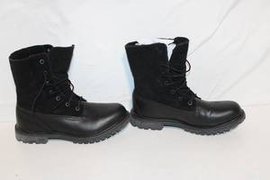 lot 107 image: Pair of Timberland Black Leather and Suede Boots - Size 8.5M