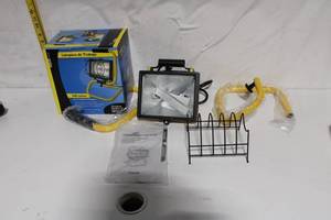 lot 134 image: Portable Halogen Work Light with Stand and Guard