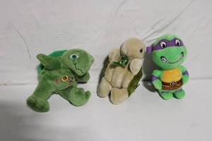 lot 137 image: Set of 3 Plush Turtles Including Teenage Mutant Ninja Turtle Donatello
