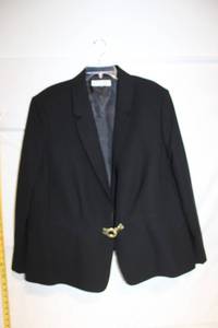 lot 138 image: Arthur S. Levine Tahari 22W Black Blazer with Gold Clasp