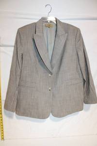 lot 139 image: Alex Marie Womens Blazer Size 18W