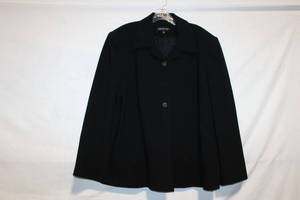 lot 334 image: Jones New York Womens Black Coat Size 18W