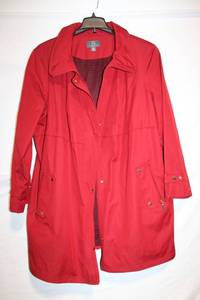 lot 479 image: Red Gallery Womens Coat Size 3X