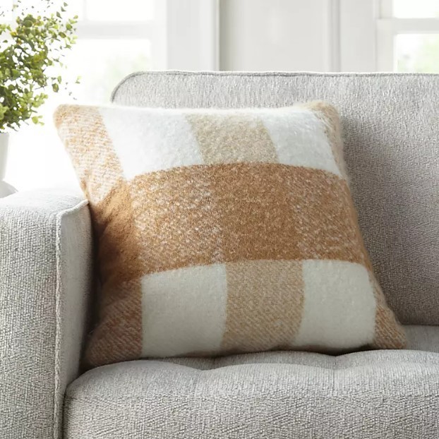 lot 450 image: NEW Pair of Members Mark Decorative Throw Pillows, 20 x 20 - Tan