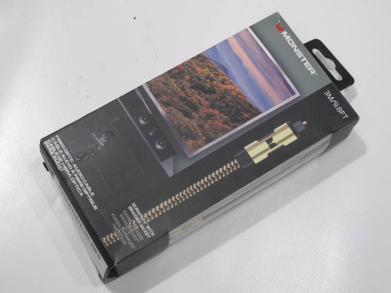 lot 813 image: Monster 3M Gold Advanced Performance Fiber Optic Audio Cable - 9.8 Feet