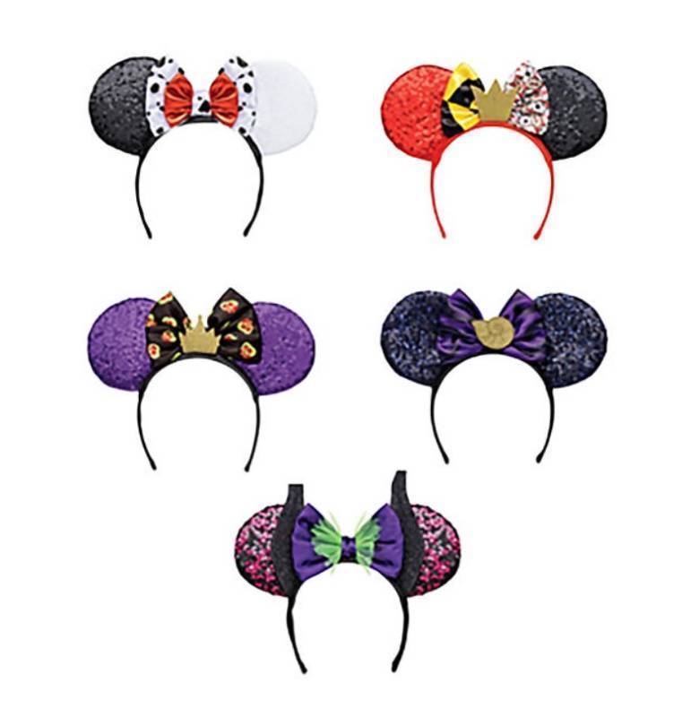 lot 376 image: NEW Disney Villians Ears 5-Piece Boxed Set