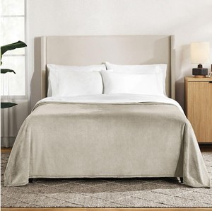 lot 132 image: NEW Members Mark Herringbone Velvet Plush Blanket - Stone Tile