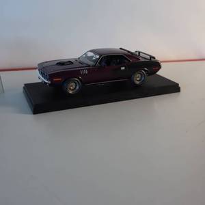 lot 24 image: Barracuda Plum Crazy - Hand painted - 124 model