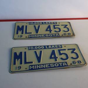lot 26 image: Vintage Set of MN license plates 1968