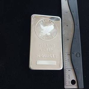 lot 43 image: 10 ounce .999 FINE SILVER BAR - SUNSHINE MINTING