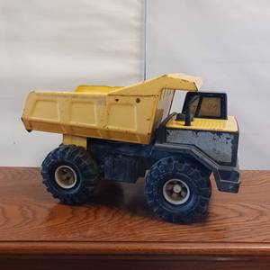 lot 64 image: Authentic Tonka Turbo Diesel Dump Truck