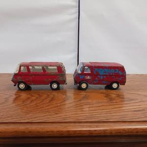 lot 74 image: Mini Tonka Tina Vans (2 of them)
