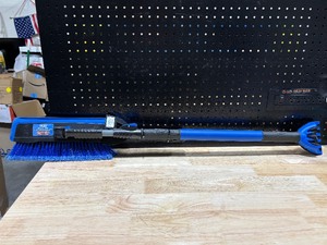 lot 15 image: Maxx-Force Glacier Snowbroom