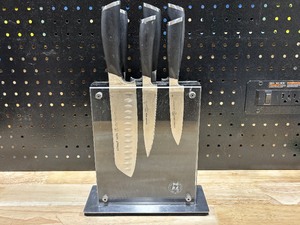 lot 30 image: Schmidt Brothers Cutlery