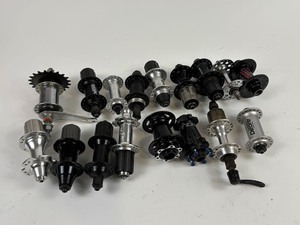 lot 133 image: Bicycle hubs