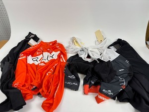 lot 220 image: Cycling Clothing