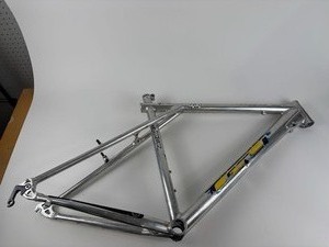 lot 267 image: GT Zaskar Mountain Bike Frame - 18