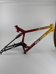 lot 276 image: Proflex Reptile Mountain Bike Frame - Large