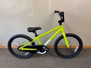 lot 10 image: Batch Kids 20 Coaster Brake Bicycle - NEW
