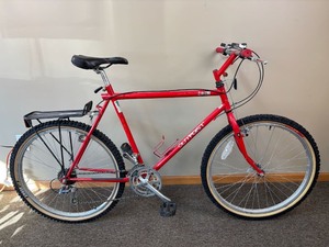lot 14 image: GT Outpost Mountain Bike 20
