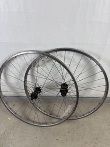 lot 53 image: 26 Mountain Bike Wheelset
