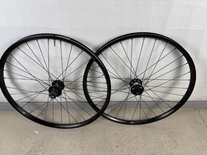 lot 55 image: 26 Mountain Bike Wheelset Sram x9 Thru Axle